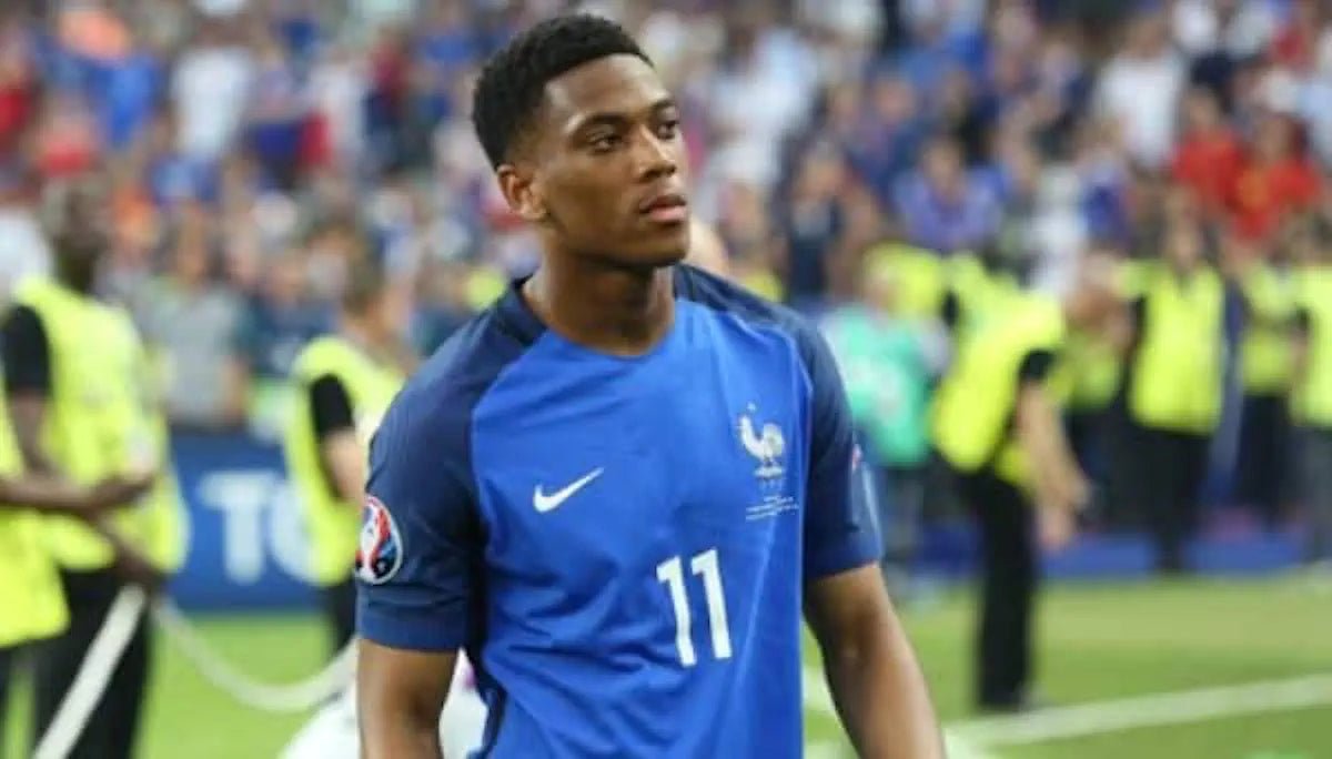 2016/17 France Domicile - Martial 11 (L) - Iconic Football Shop