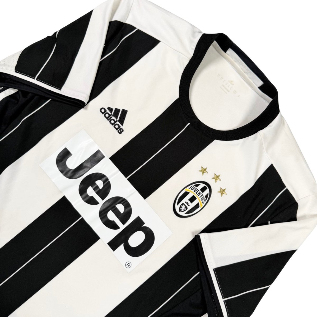 2016/17 Juventus Domicile (M) - Iconic Football Shop
