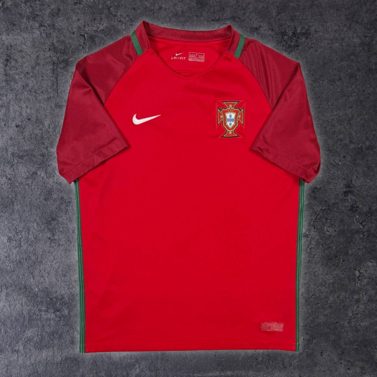 2016/17 Portugal Domicile (12/13a) - Iconic Football Shop
