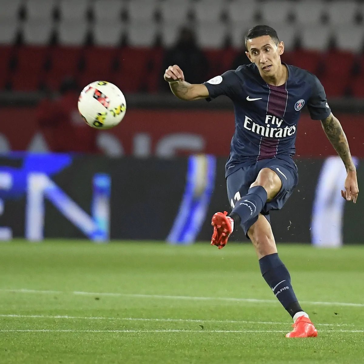 2016/17 PSG Domicile - Di Maria 11 (M) - Iconic Football Shop