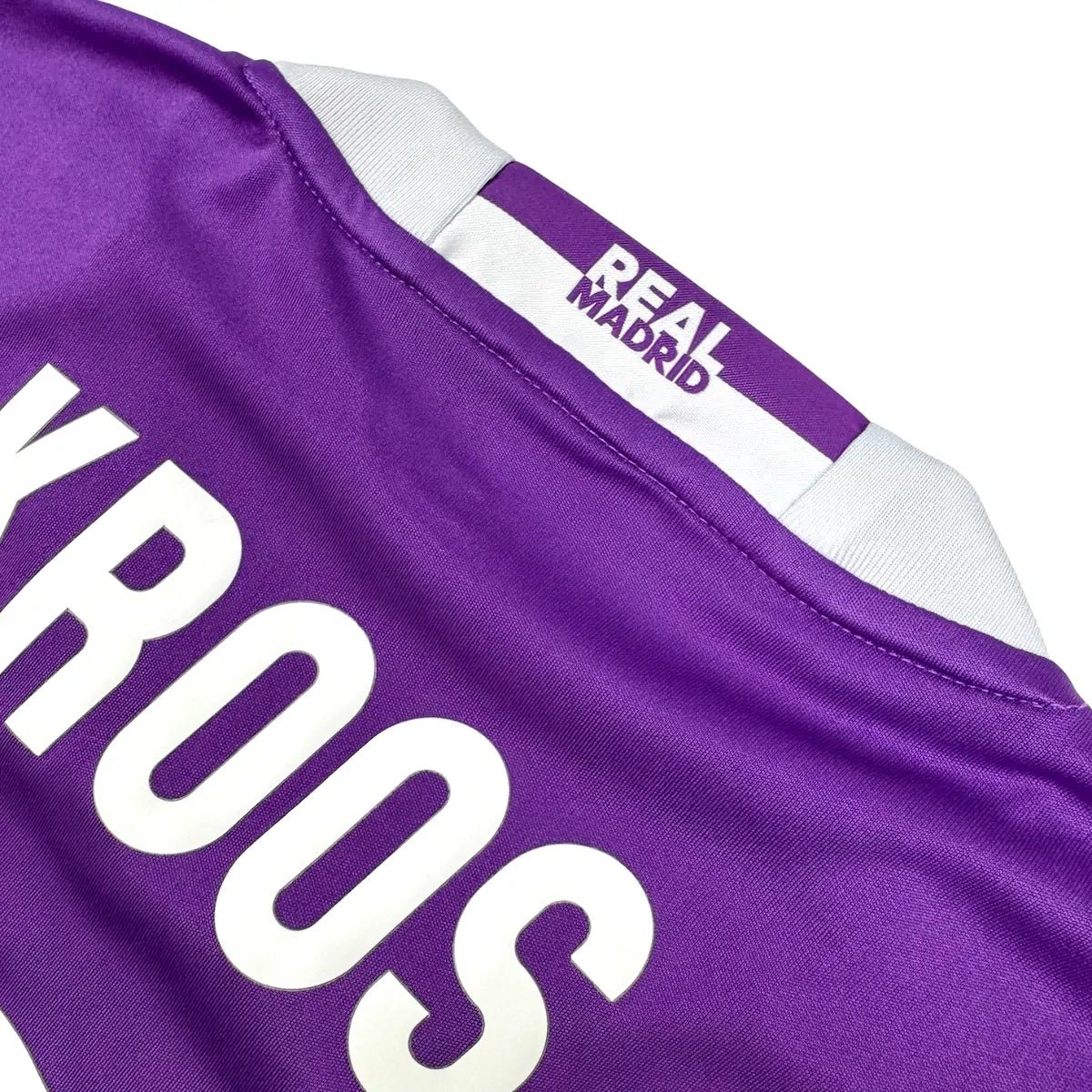 2016/17 Real Madrid Extérieur - Kroos 8 (M) - Iconic Football Shop