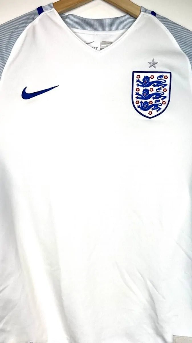 2016/18 Angleterre Domicile (M) - Iconic Football Shop