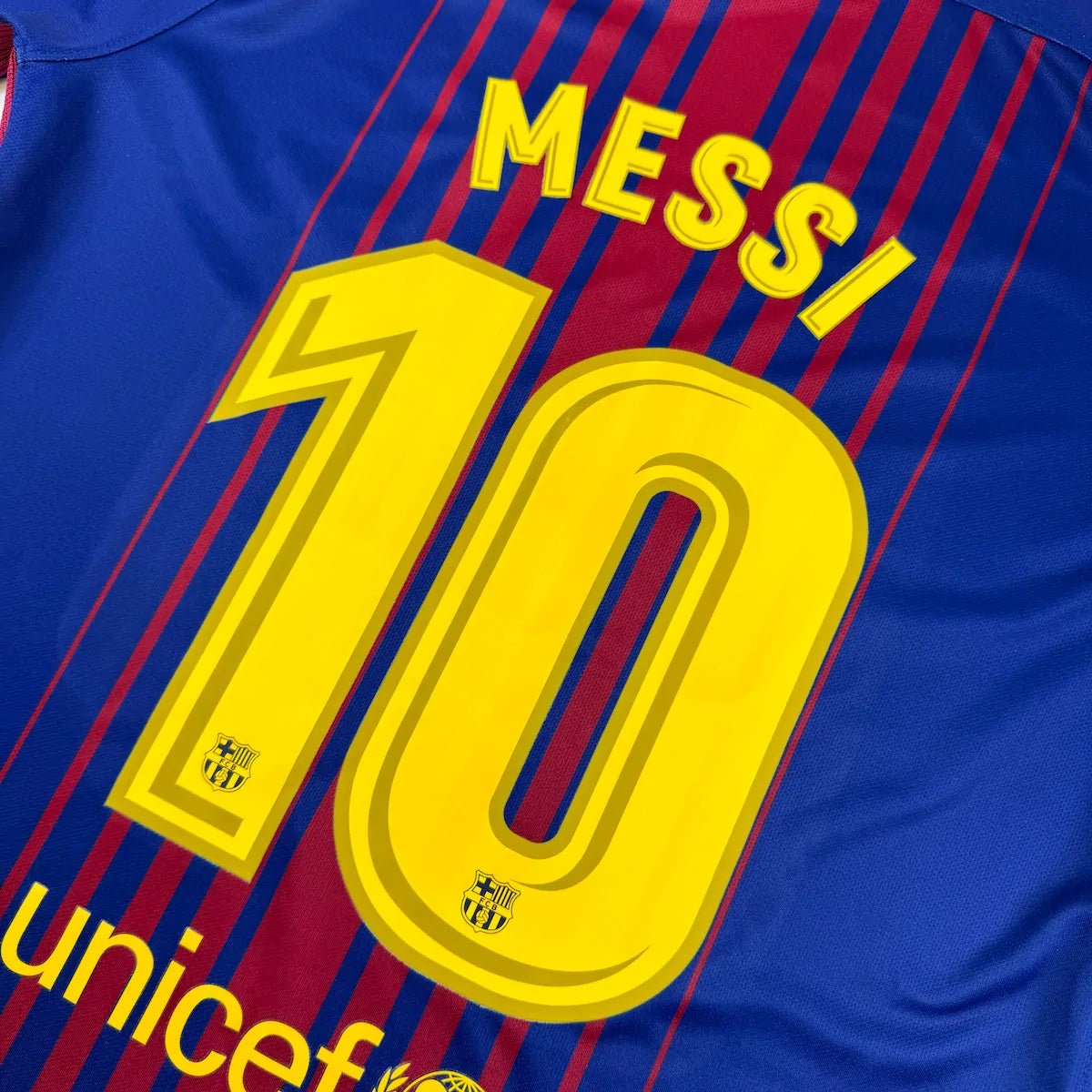 2017/18 Barcelone Domicile - Messi 10 (L) - Iconic Football Shop