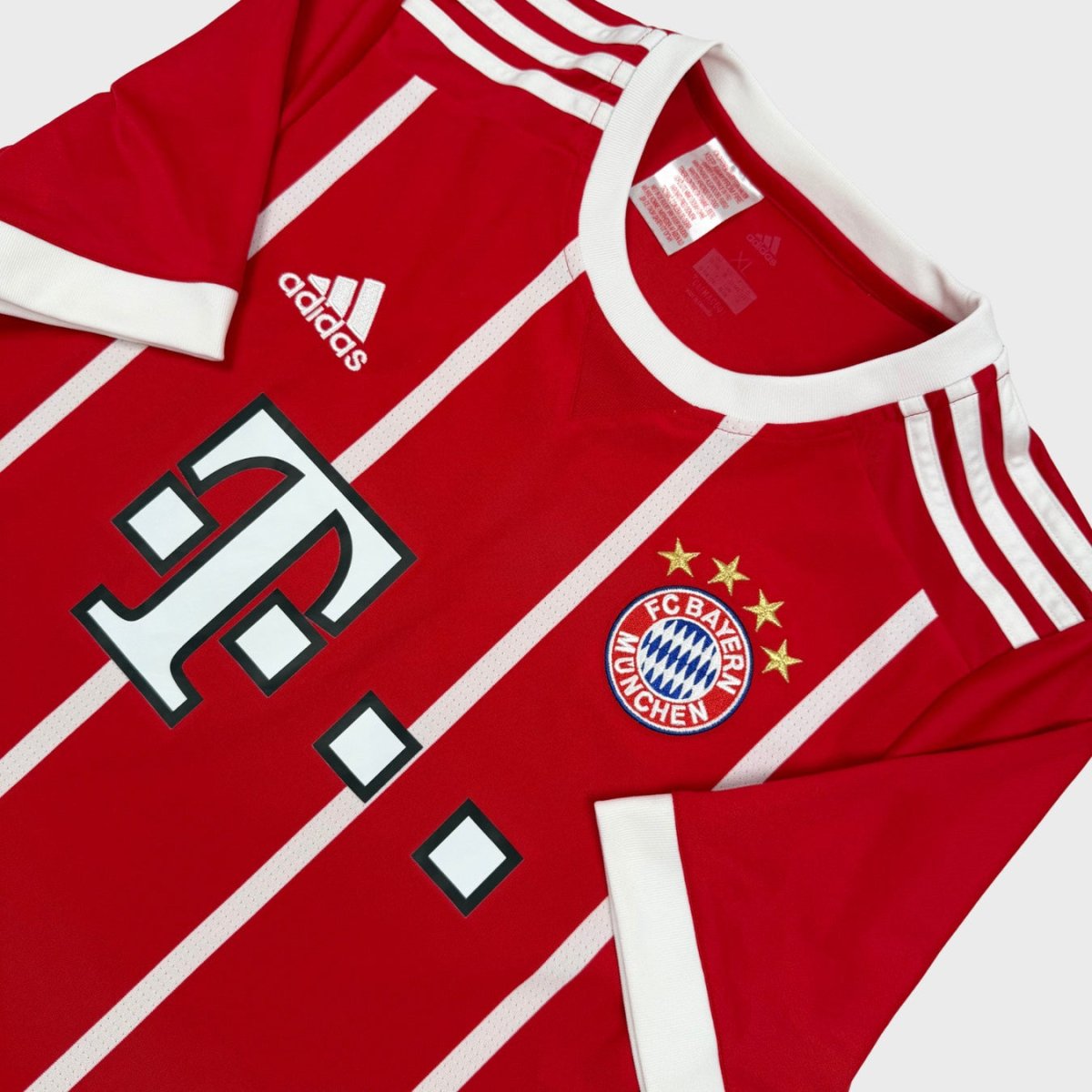2017/18 Bayern Munich Domicile (16a) - Iconic Football Shop
