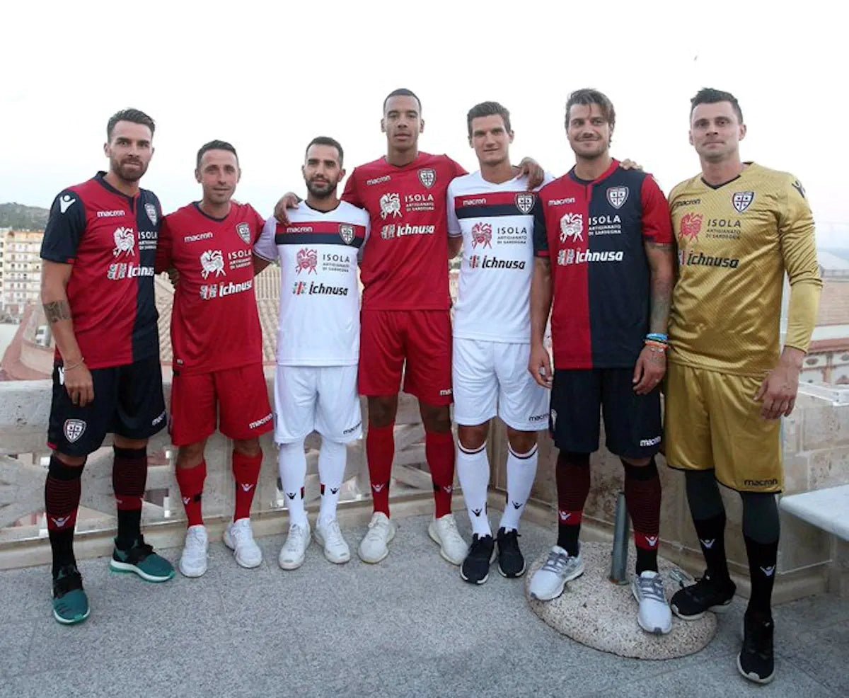 2017/18 Cagliari Extérieur (XL) - Iconic Football Shop