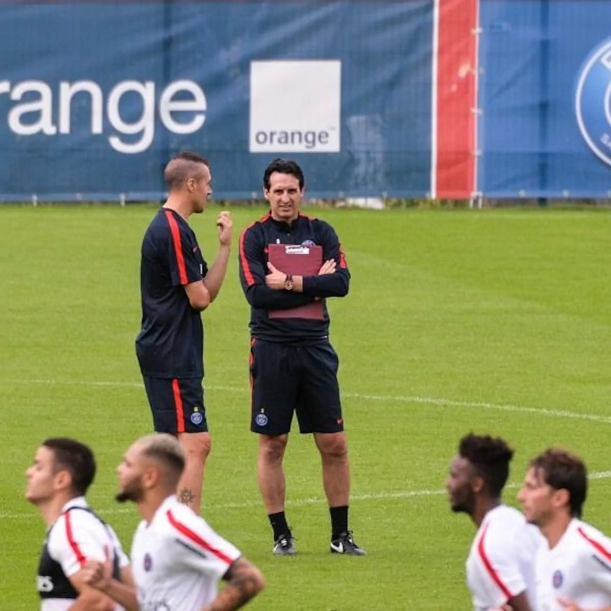 2017/18 PSG Entraînement (XL) - Iconic Football Shop