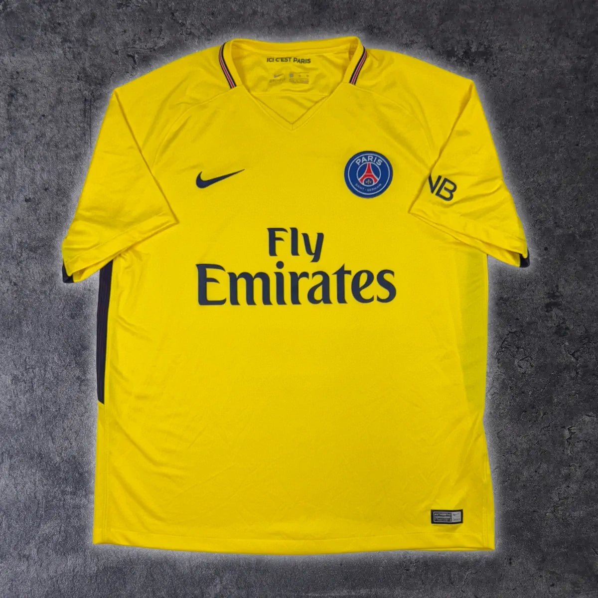 2017/18 PSG Extérieur (XL) - Iconic Football Shop