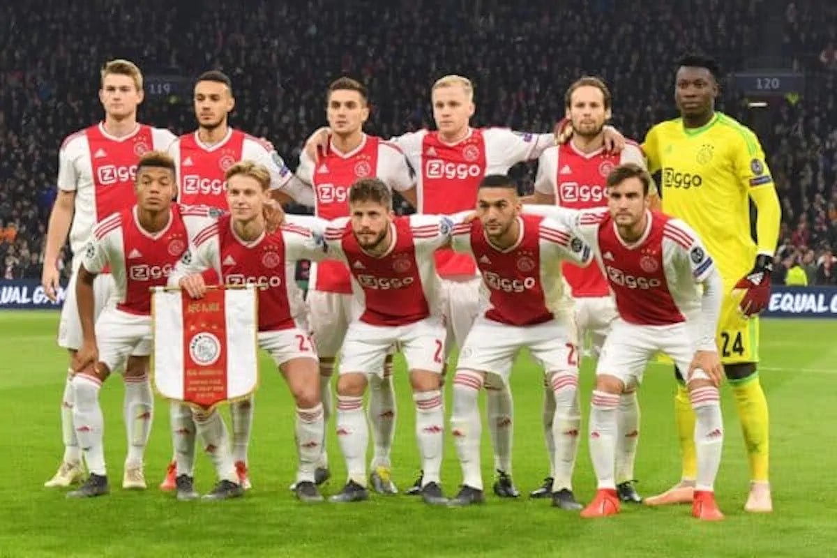 2018/19 Ajax Amsterdam Domicile (15/16a) - Iconic Football Shop