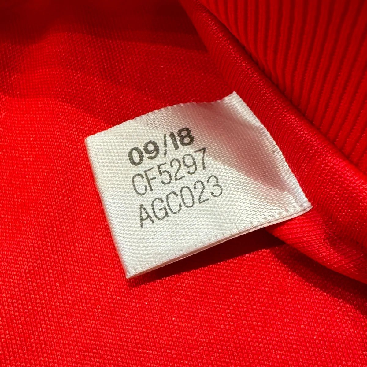 2018/19 Benfica Domicile (XL) - Iconic Football Shop