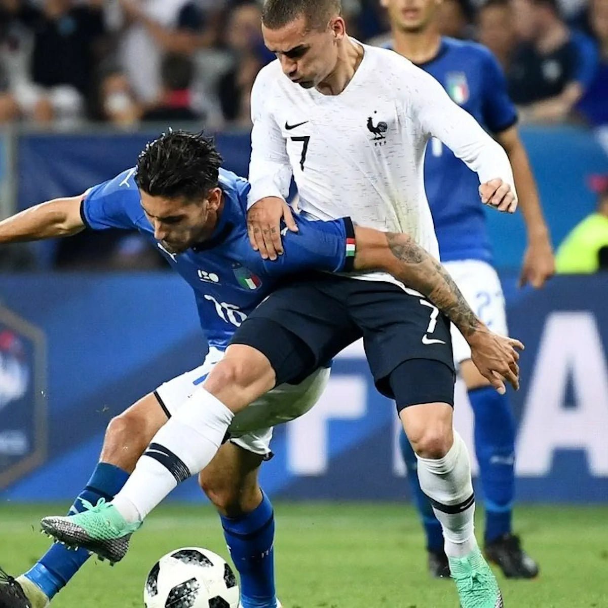 2018/19 France Extérieur (8/10a) - Iconic Football Shop