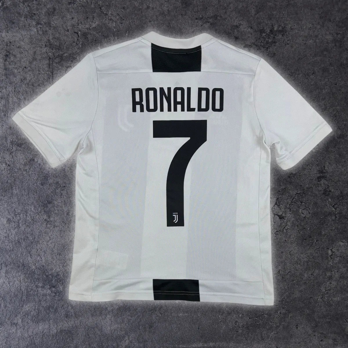 2018/19 Juventus Domicile - Ronaldo 7 (13/14a) - Iconic Football Shop