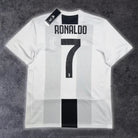 2018/19 Juventus Domicile - Ronaldo 7 (L) - Iconic Football Shop
