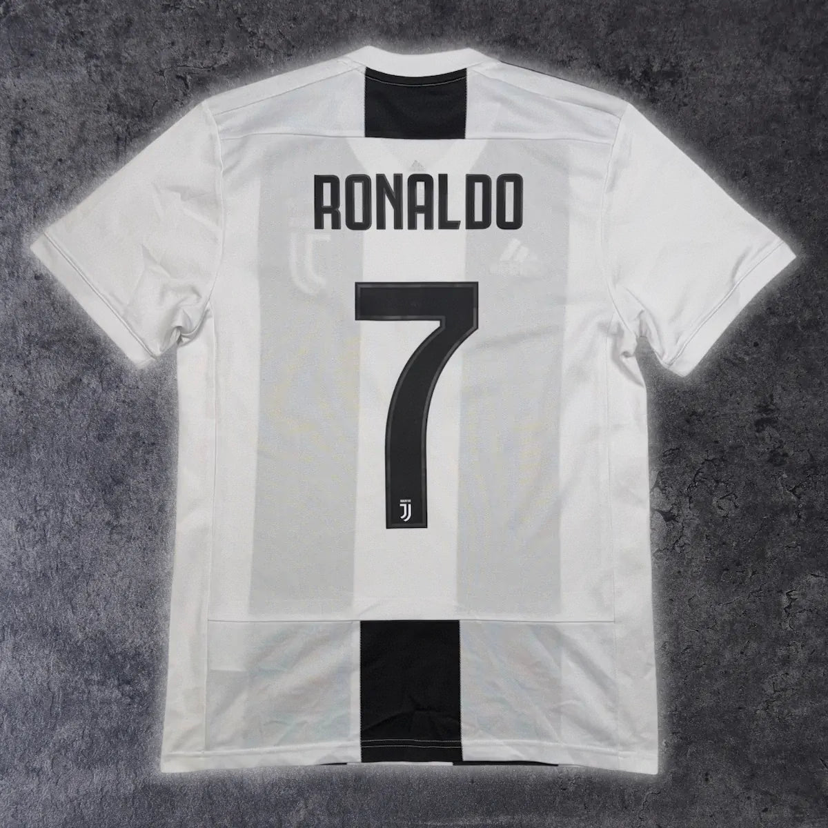 2018/19 Juventus Domicile - Ronaldo 7 (S) - Iconic Football Shop