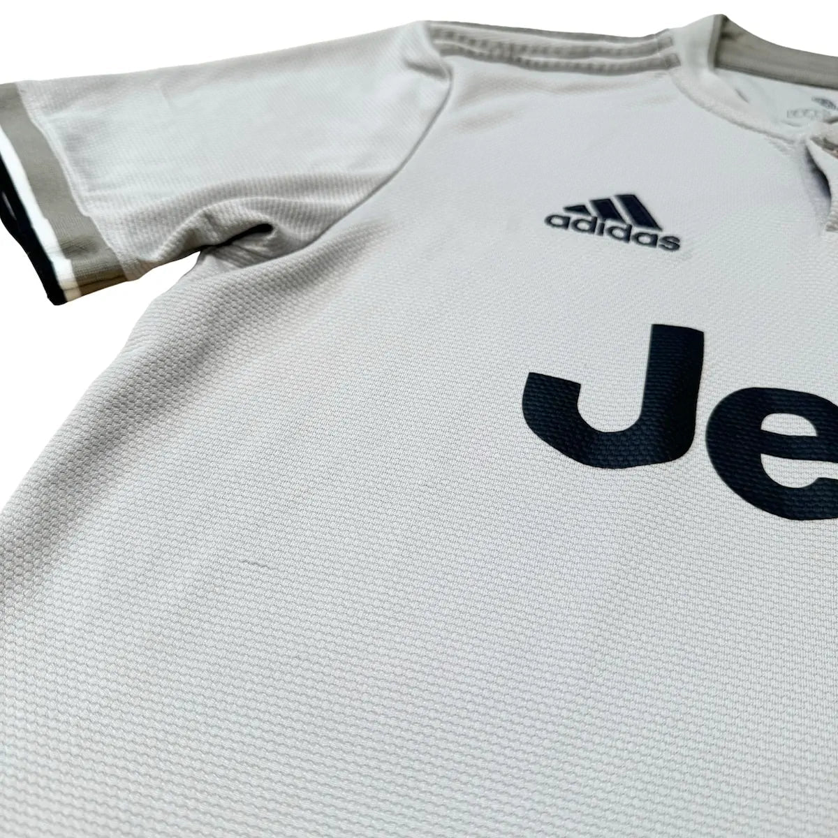 2018/19 Juventus Extérieur (S) - Iconic Football Shop