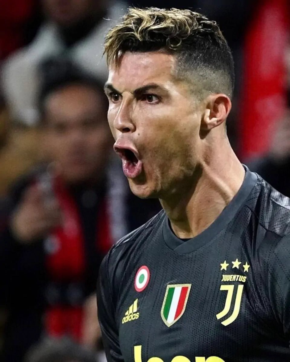 2018/19 Juventus Third - Ronaldo 7 (S) - Iconic Football Shop