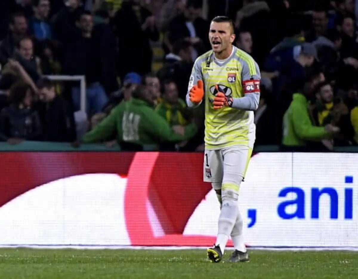 2018/19 Lyon Goal Keeper - Lopes 1 (2XL) - Iconic Football Shop