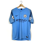 2018/19 Manchester City Domicile - Mendy 22 (L) - Iconic Football Shop