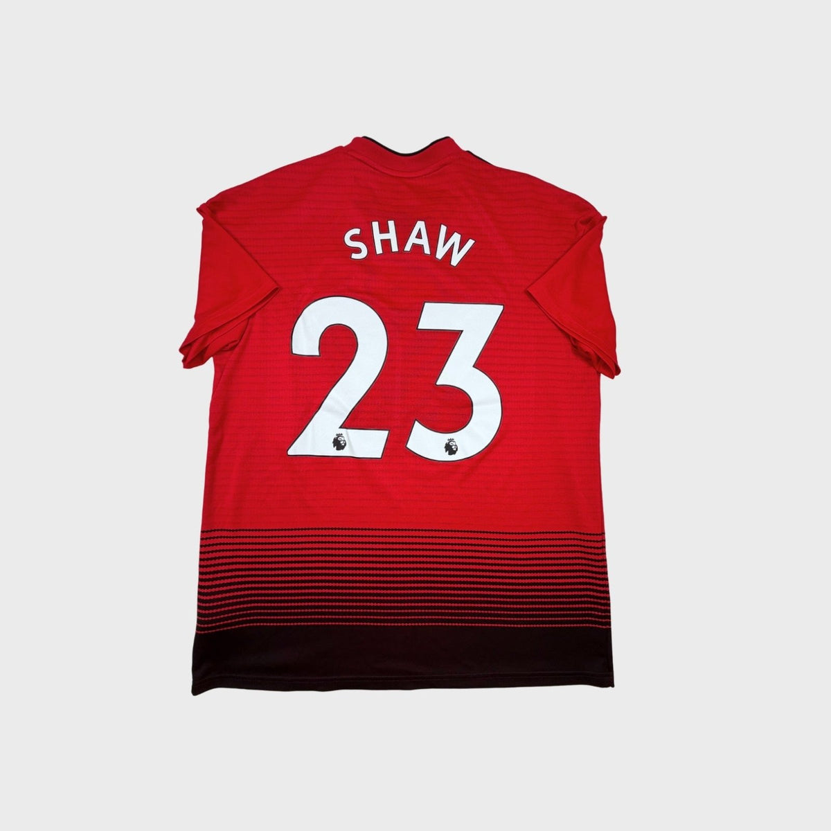 2018/19 Manchester United Domicile - Shaw 23 (L) - Iconic Football Shop