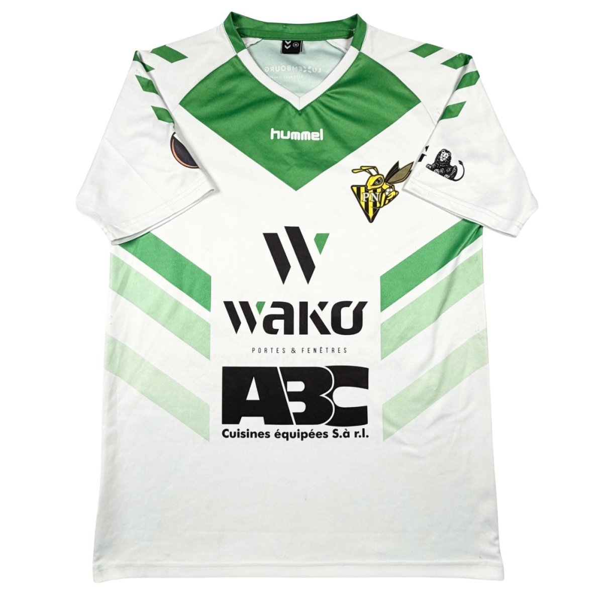 2018/19 Progrès Niederkorn Extérieur - Hall 34 *PORTÉ* (M) - Iconic Football Shop