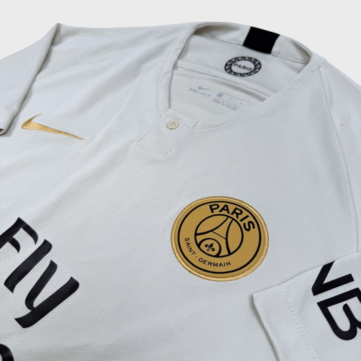 2018/19 PSG Extérieur (M) - Iconic Football Shop