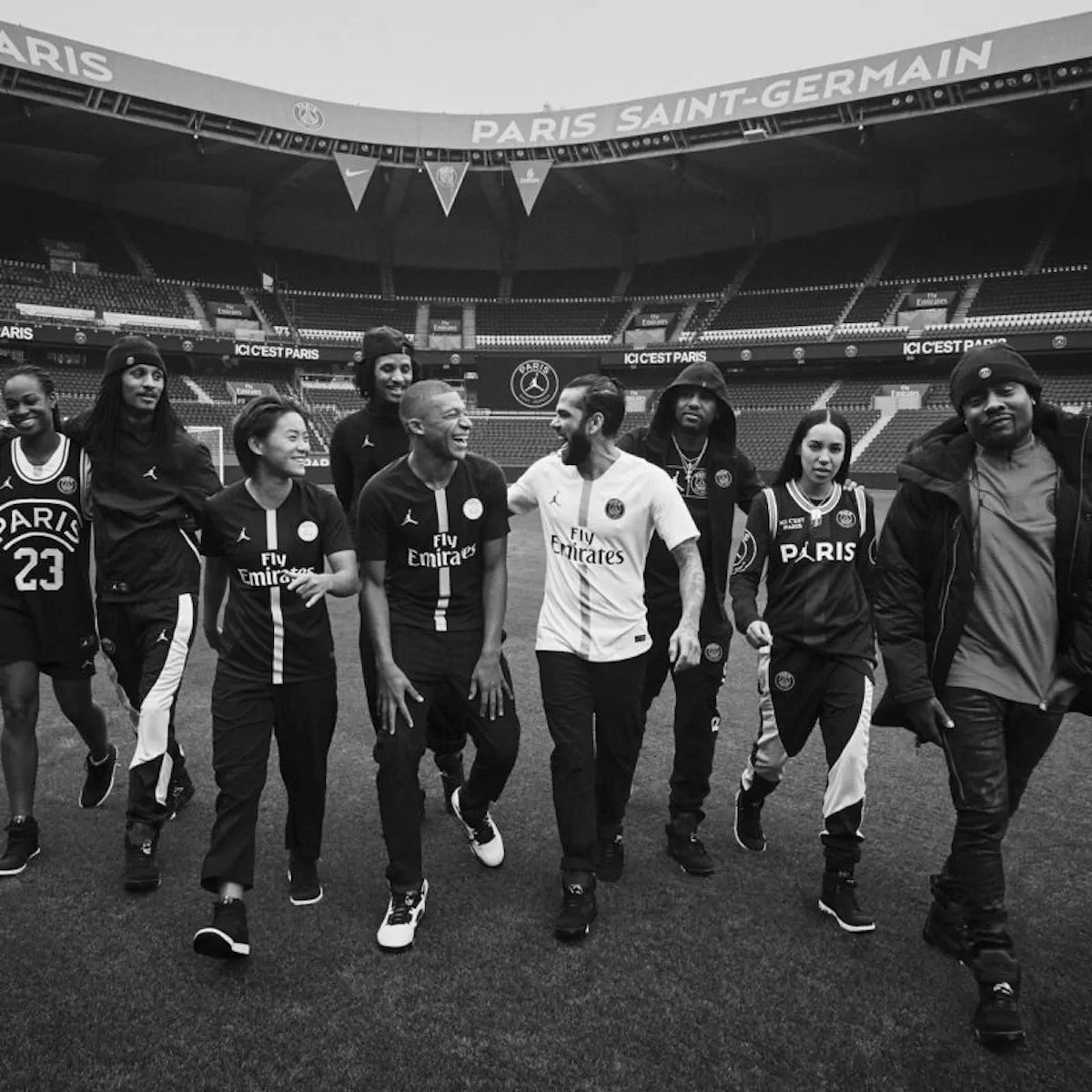 2018/19 PSG Veste (S) - Iconic Football Shop