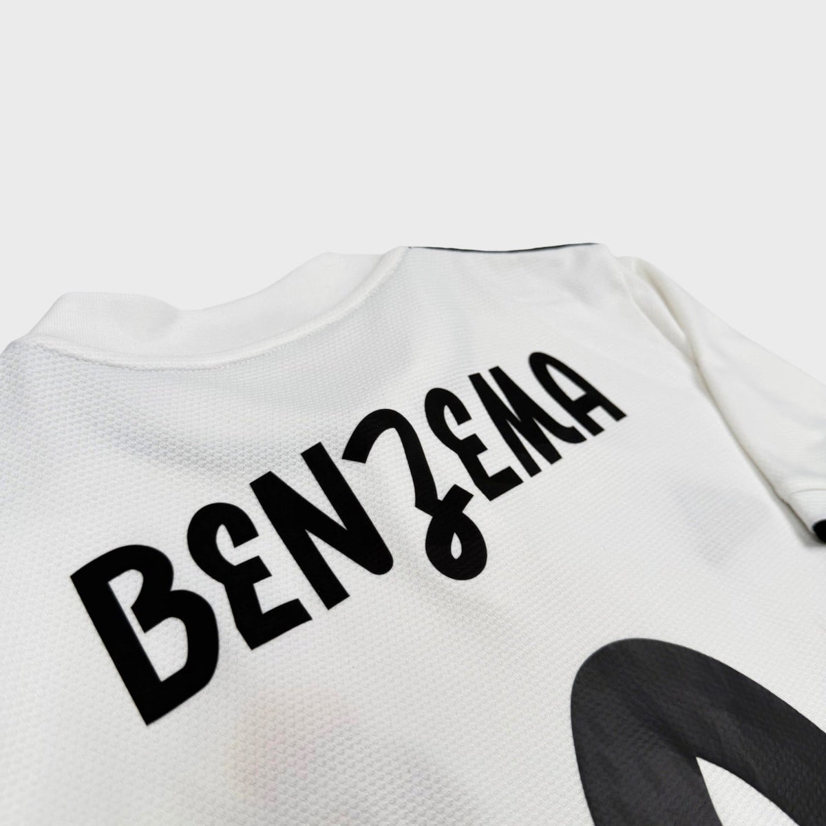 2018/19 Real Madrid Domicile - Benzema 9 (S) - Iconic Football Shop