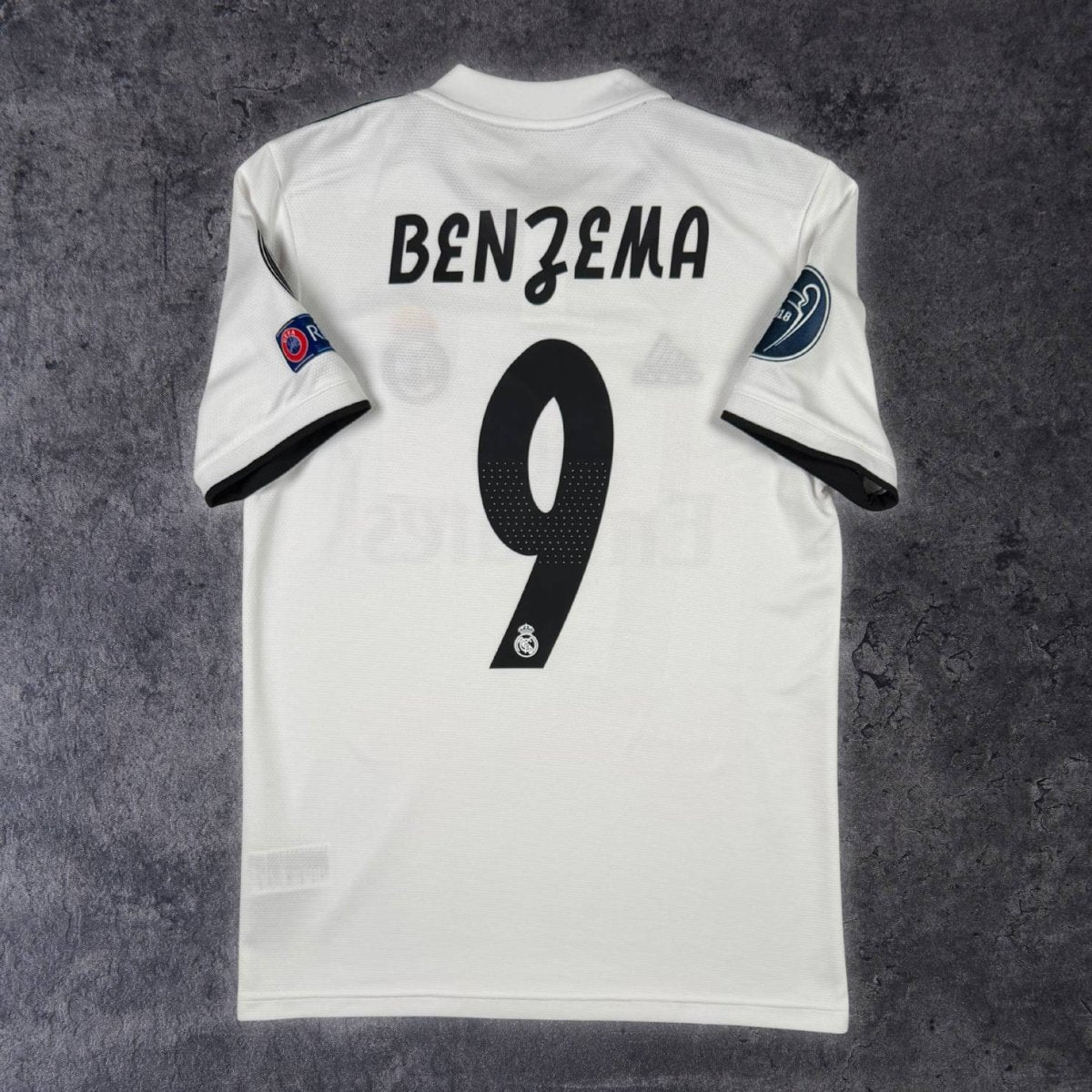 2018/19 Real Madrid Domicile - Benzema 9 (S) - Iconic Football Shop
