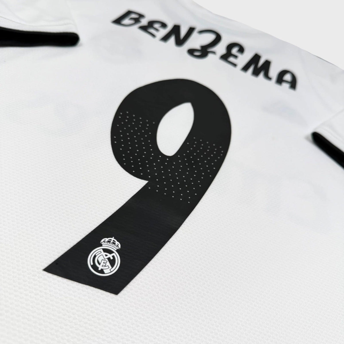 2018/19 Real Madrid Domicile - Benzema 9 (S) - Iconic Football Shop
