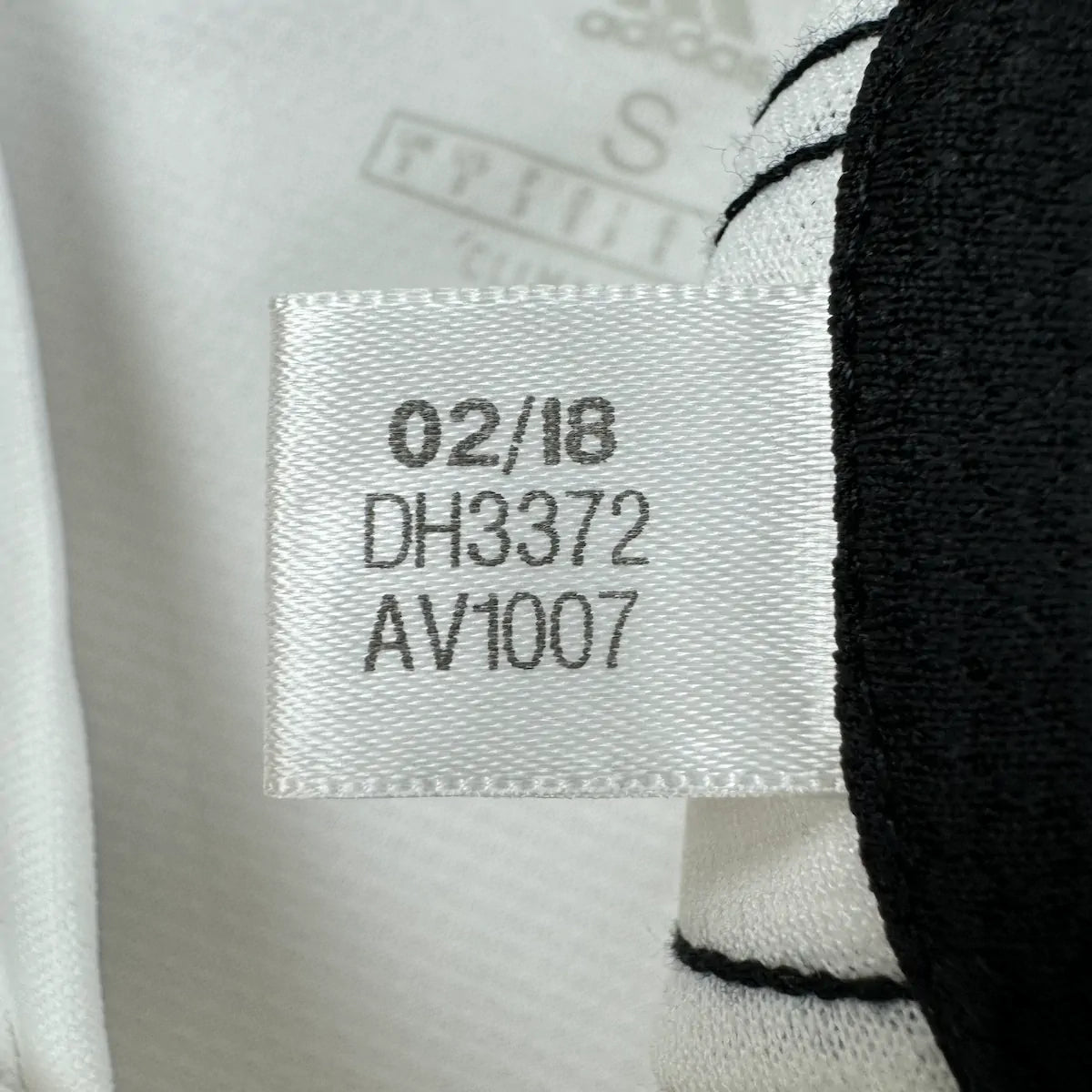 2018/19 Real Madrid Domicile (S) - Iconic Football Shop