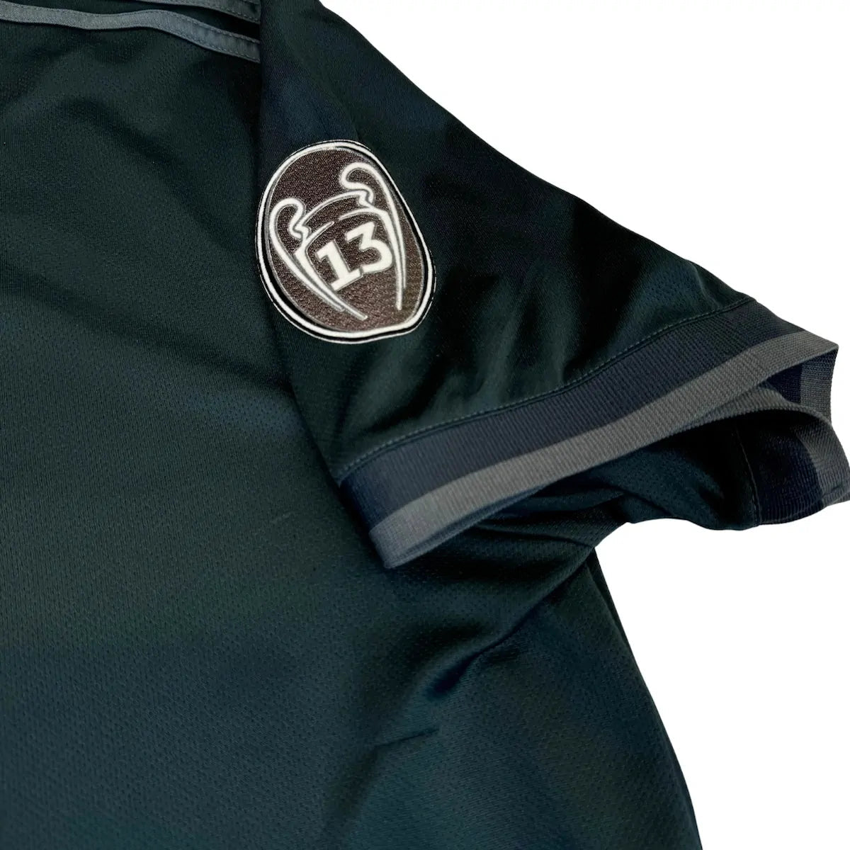 2018/19 Real Madrid Extérieur - Benzema 9 (XL) - Iconic Football Shop