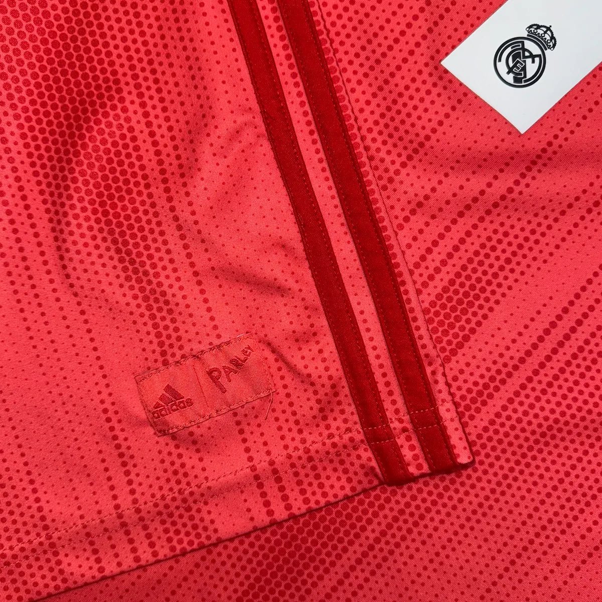 2018/19 Real Madrid Third - Sergio Ramos 4 (XL) - Iconic Football Shop