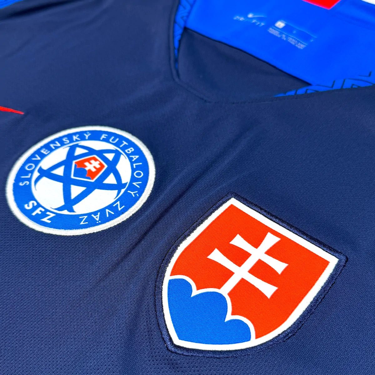 2018/19 Slovaquie Extérieur (L) - Iconic Football Shop