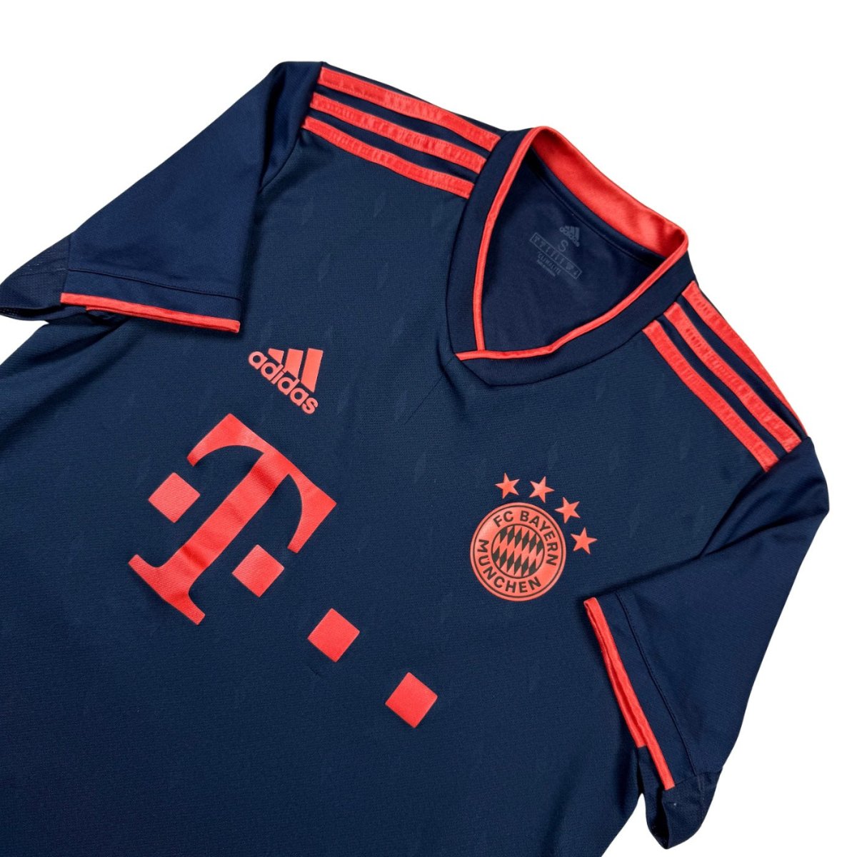 2019/20 Bayern Munich Third (S) - Iconic Football Shop