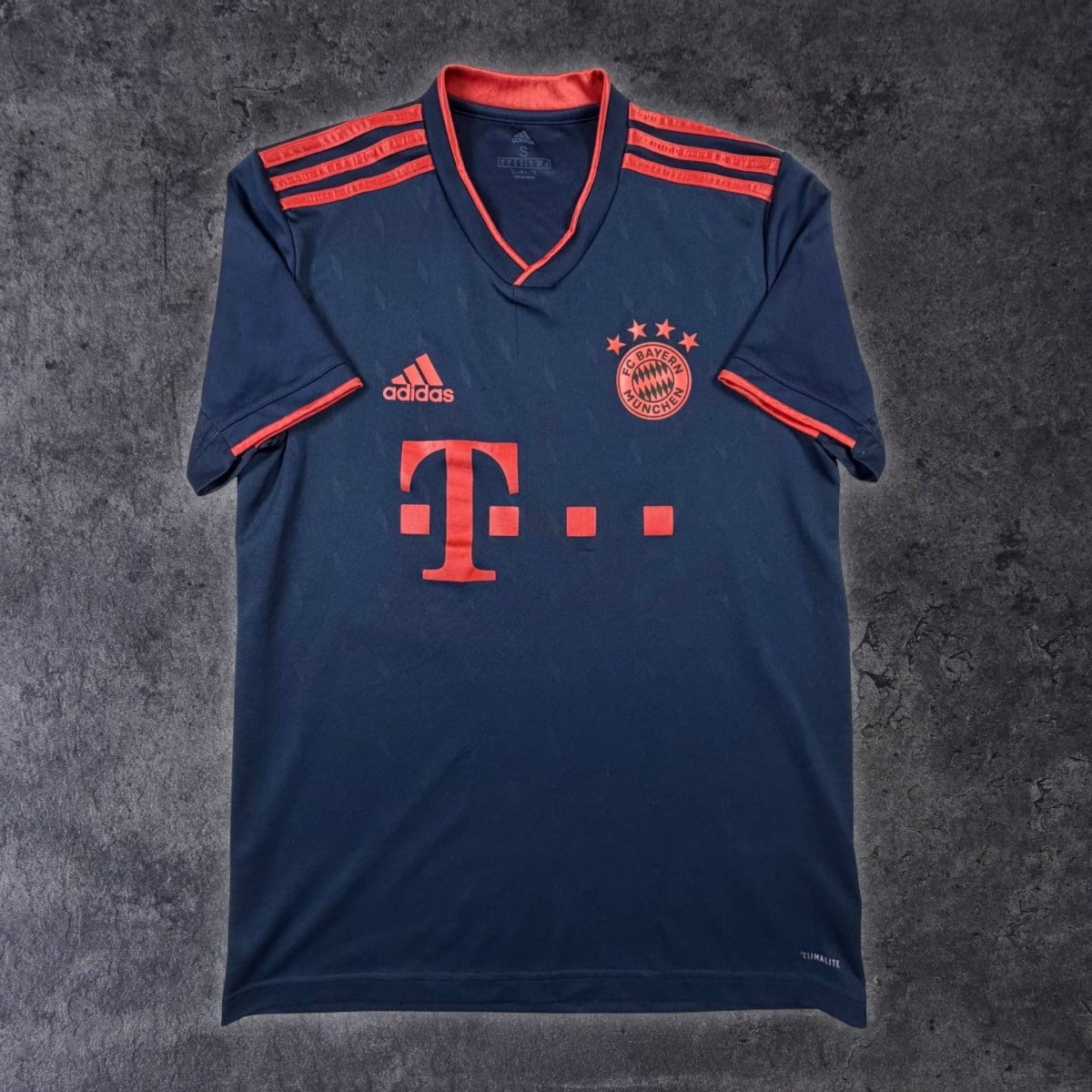 2019/20 Bayern Munich Third (S) - Iconic Football Shop