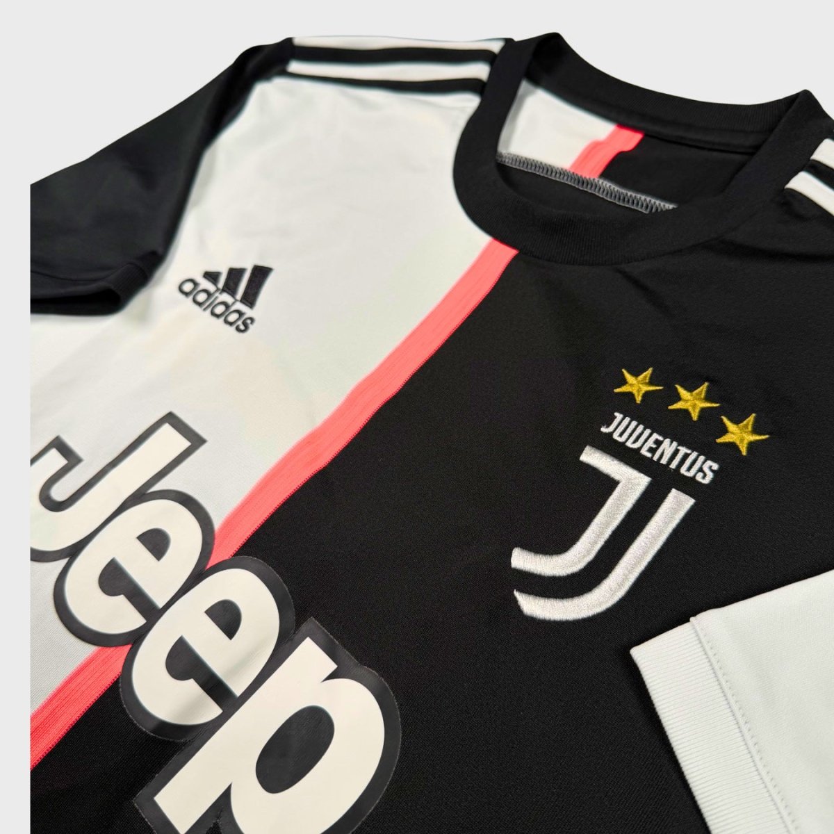2019/20 Juventus Domicile (L) - Iconic Football Shop