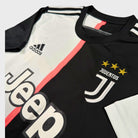 2019/20 Juventus Domicile (L) - Iconic Football Shop