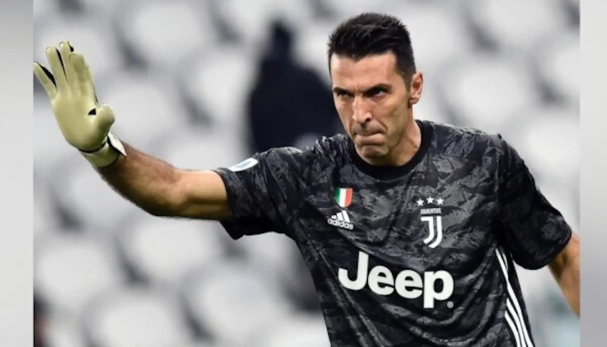 2019/20 Juventus Goal Keeper (M) - Iconic Football Shop