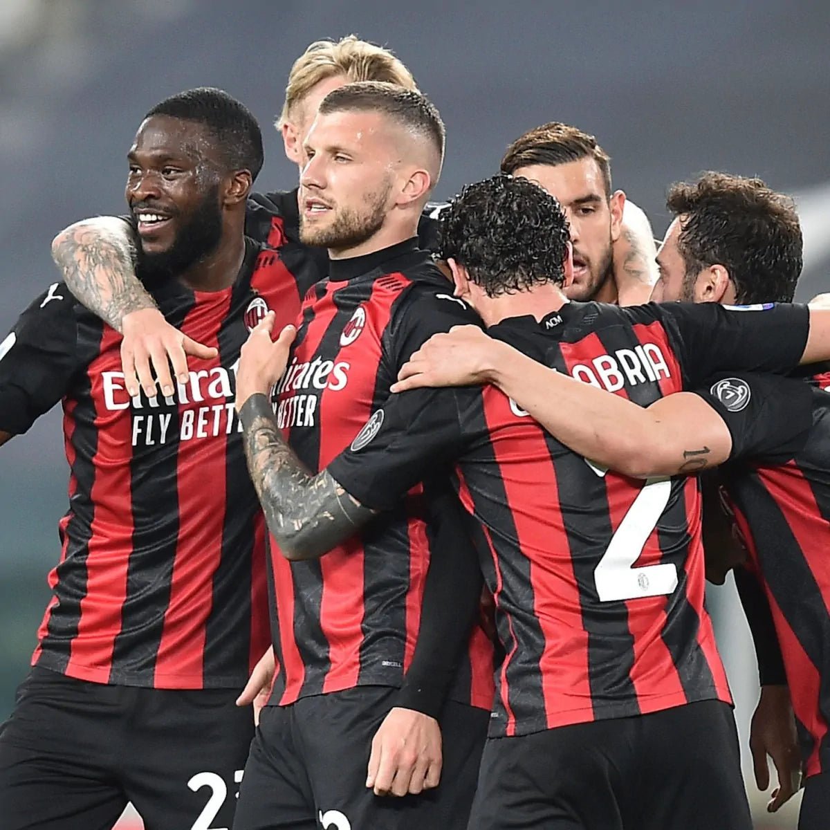 2020/21 AC Milan Domicile (L) - Iconic Football Shop