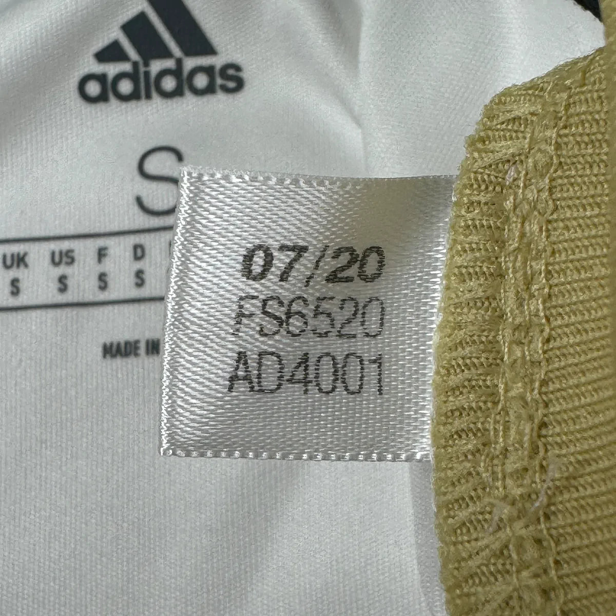 2020/21 Benfica Third (S) - Iconic Football Shop