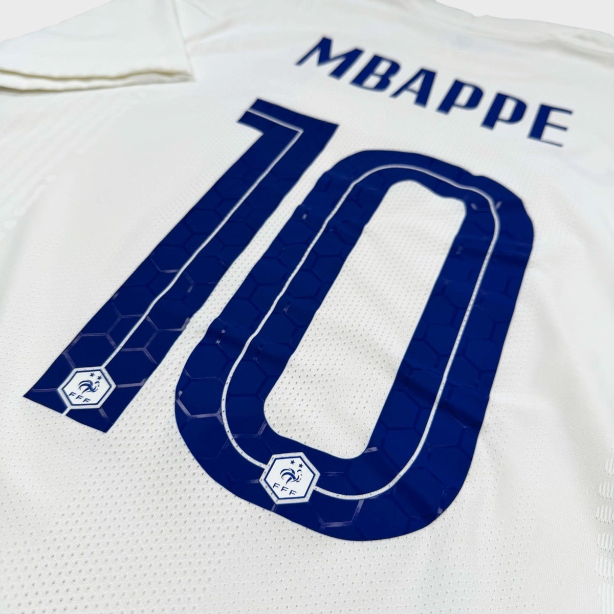 2020/21 France Extérieur - Mbappe 10 *PRO* (L) - Iconic Football Shop