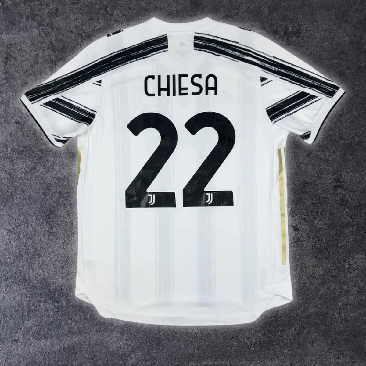 2020/21 Juventus Domicile - Chiesa 22 *PRO* (L) - Iconic Football Shop