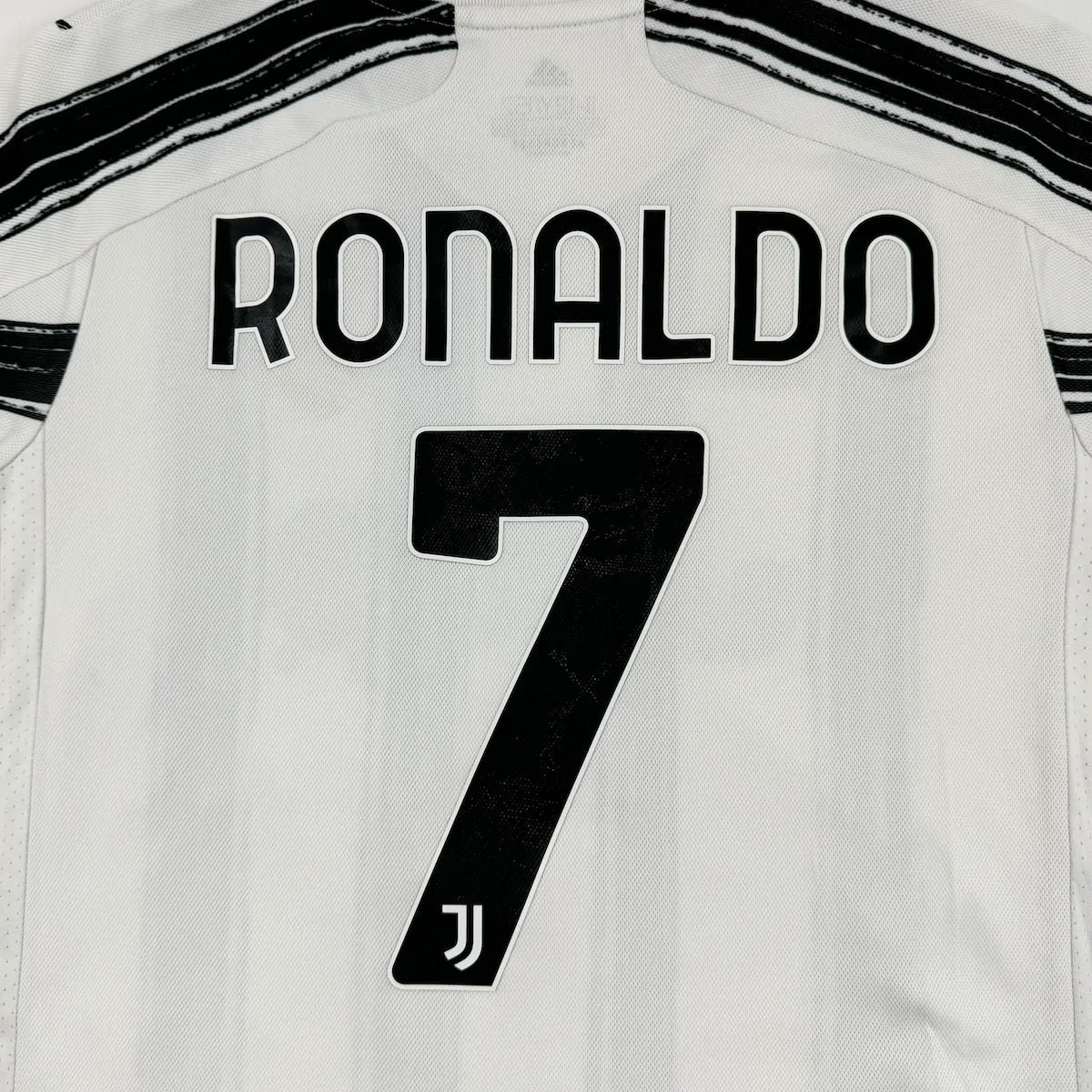 2020/21 Juventus Domicile - Ronaldo 7 (11/12a) - Iconic Football Shop