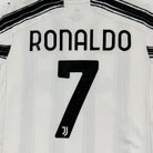 2020/21 Juventus Domicile - Ronaldo 7 (11/12a) - Iconic Football Shop