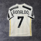 2020/21 Juventus Domicile - Ronaldo 7 (9/10a) - Iconic Football Shop