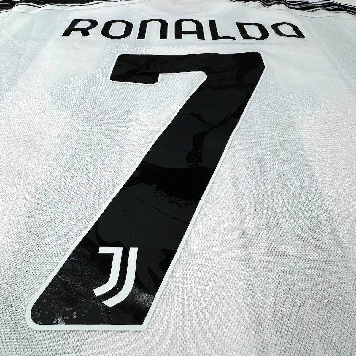 2020/21 Juventus Domicile - Ronaldo 7 (L) - Iconic Football Shop