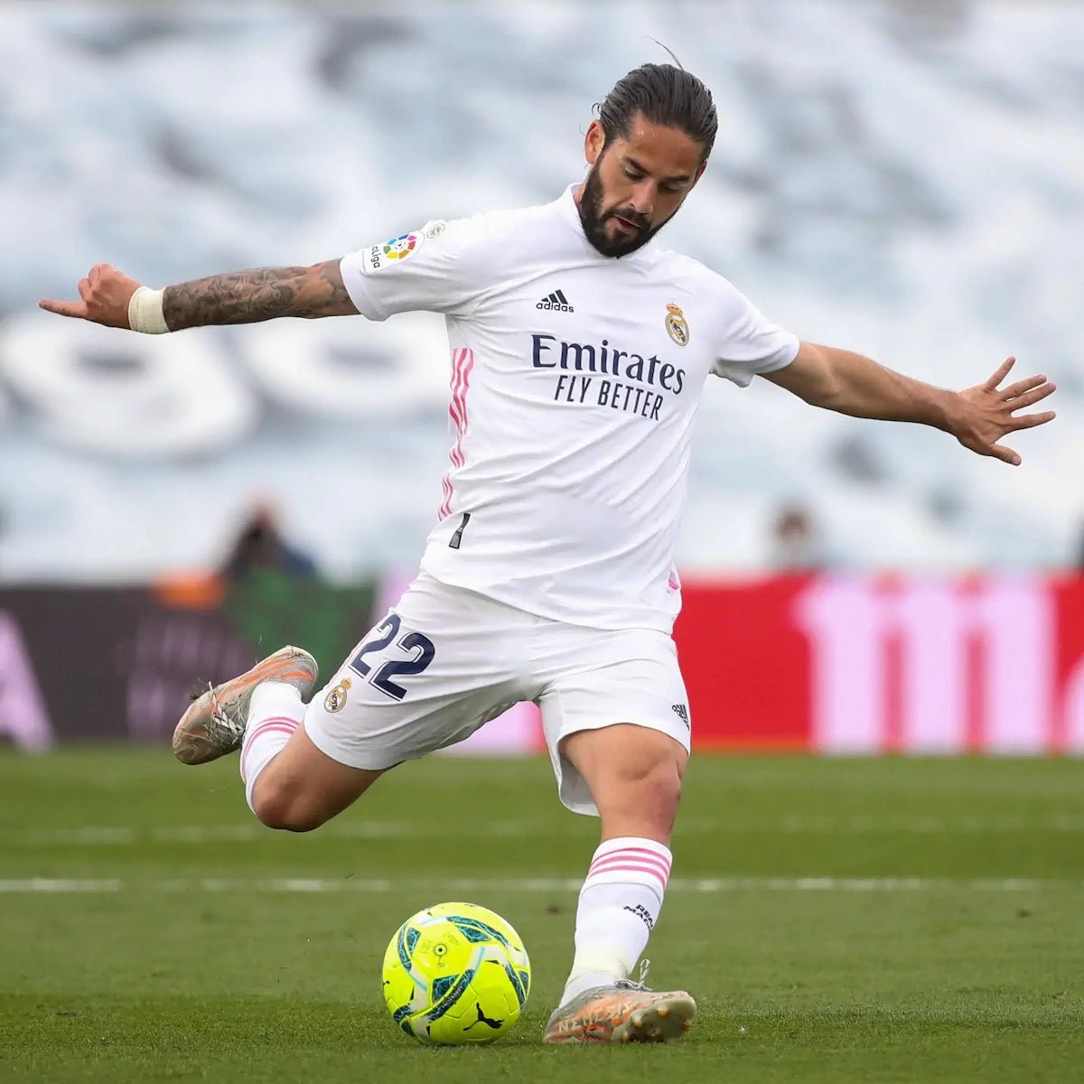 2020/21 Real Madrid Domicile - Isco 22 (M) - Iconic Football Shop