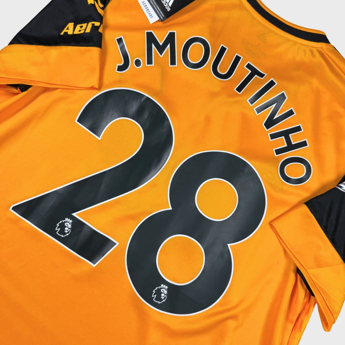 2020/21 Wolverhampton Domicile - J.Moutinho 28 (L) - Iconic Football Shop
