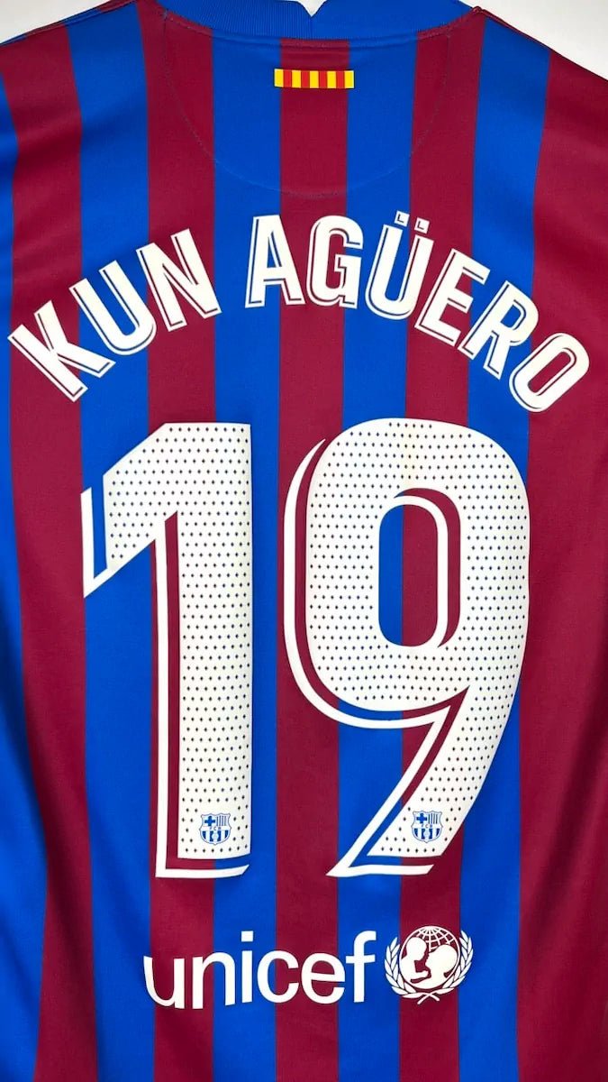 2021/22 Barcelone Domicile - Kun Agüero 19 (S) - Iconic Football Shop