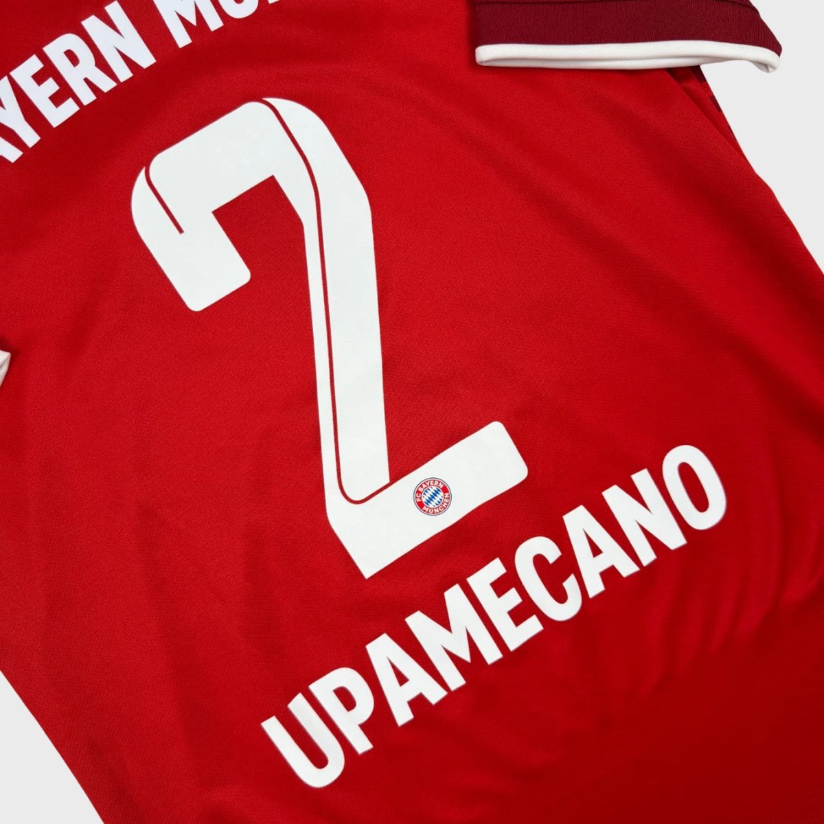2021/22 Bayern Munich Domicile - Upamecano 2 (S) - Iconic Football Shop