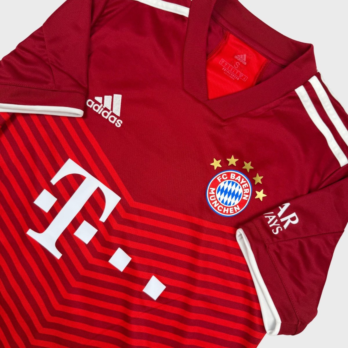 2021/22 Bayern Munich Domicile - Upamecano 2 (S) - Iconic Football Shop